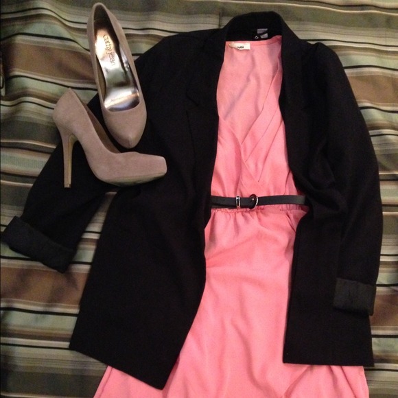 Like-New Nude Cathy Jean pumps