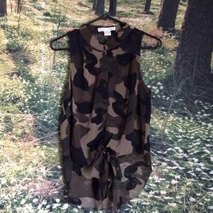 Camouflage Print/Lace Detailed Top