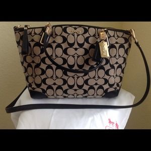 *SOLD*Auth. Coach Madison Kelsey Satchel Small Sig