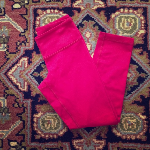 Lululemon Maroon Wunder Under Crop