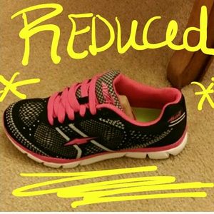 AVIA RUNNING/WORKOUT SHOES
