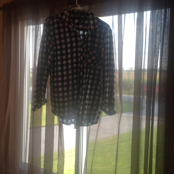 Plaid forever 21 button up black and white
