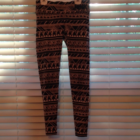 VS PINK tribal leggings