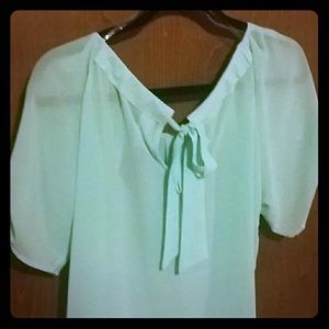 Light mint flowy shirt
