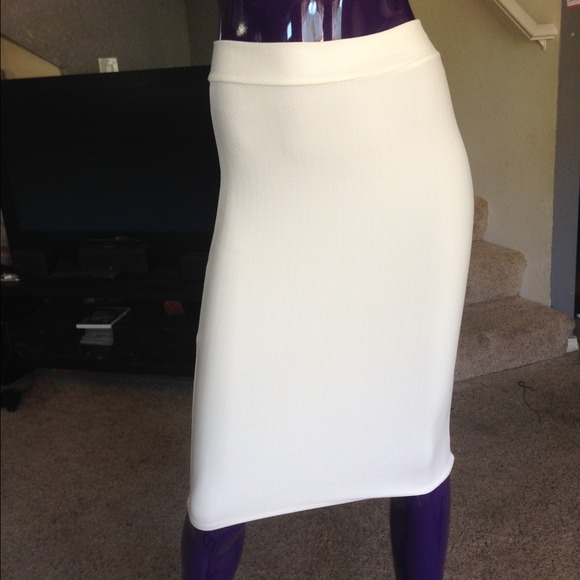 🆕 white pencil skirt