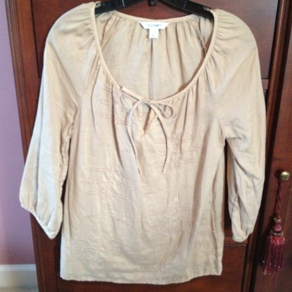 Old Navy boho embroidered top.