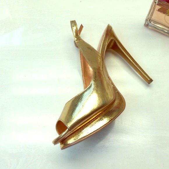 Beautiful gold sandal
