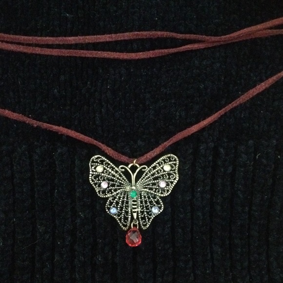 Necklace - Picture 2 of 3