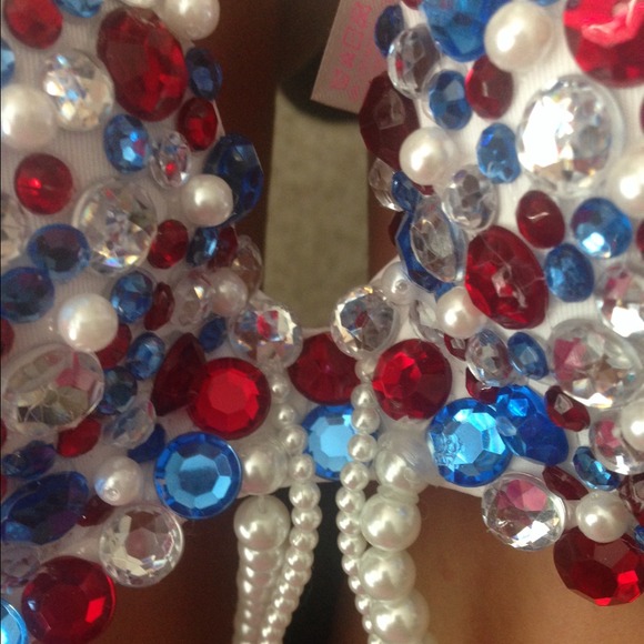 Victoria's Secret Rhinestoned Rave Bra - Picture 2 of 4