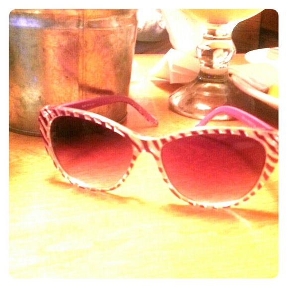 Sunglass - Picture 1 of 1