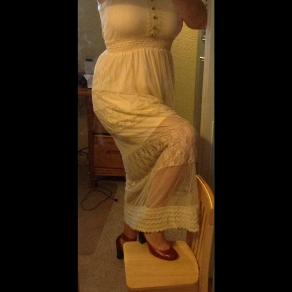 🆕Lovely Ivory Spaghetti Strap Lace Dress 🌻🌼🌻🌼 - Picture 3 of 4