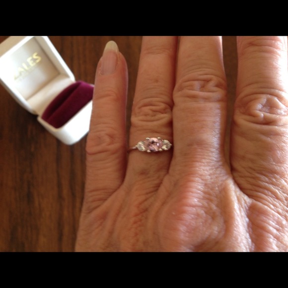 Pink Brilliant CZ ring - Picture 2 of 4