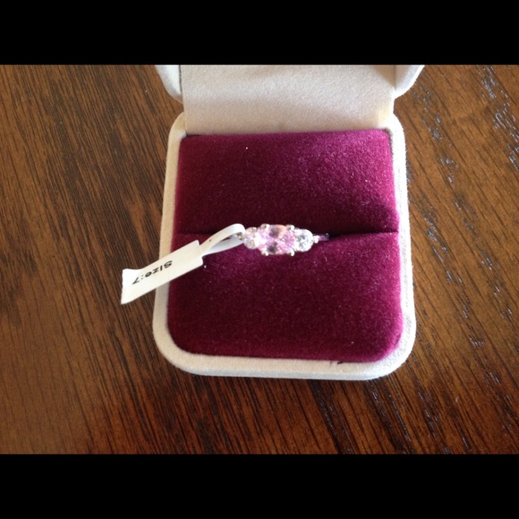 Pink Brilliant CZ ring - Picture 3 of 4