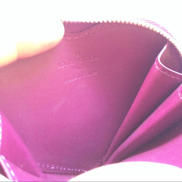 🚫SOLD 🚫👑💯LV Vernis Heart Coin Purse - Picture 4 of 4