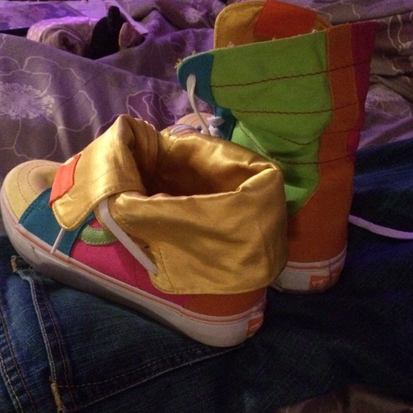 Unisex-Multi-colored hightop Vans!