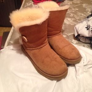 On hold for trade w/ @lovepinkfashion