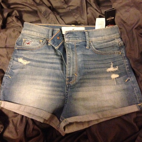 Natural waist hollister shorts