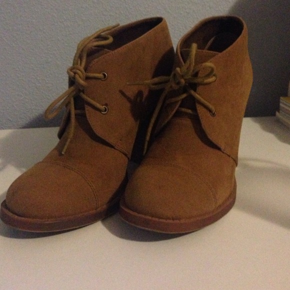 FALL SALE CLEAROUT🍁Chinese laundry brown booties