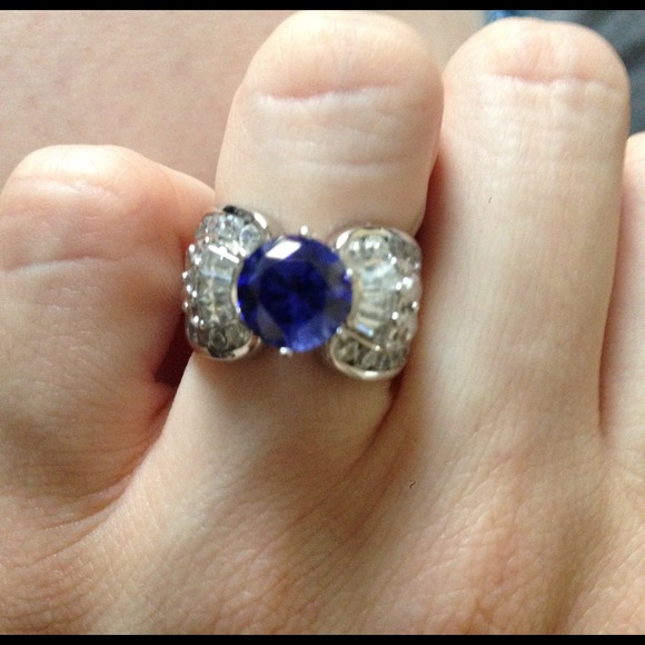 🚫SOLD!🚫Tanzanite and diamond (faux) ring