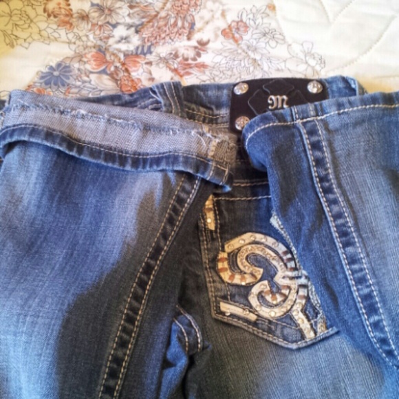 *SOLD* Fluer de Lis Miss Me Jeans - Picture 4 of 4