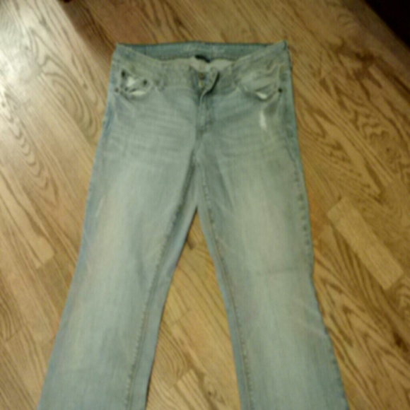 American eagle distressed denim- Artist