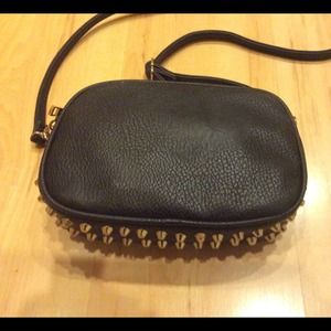 Black faux leather studded zip bag, new REDUCED🌟