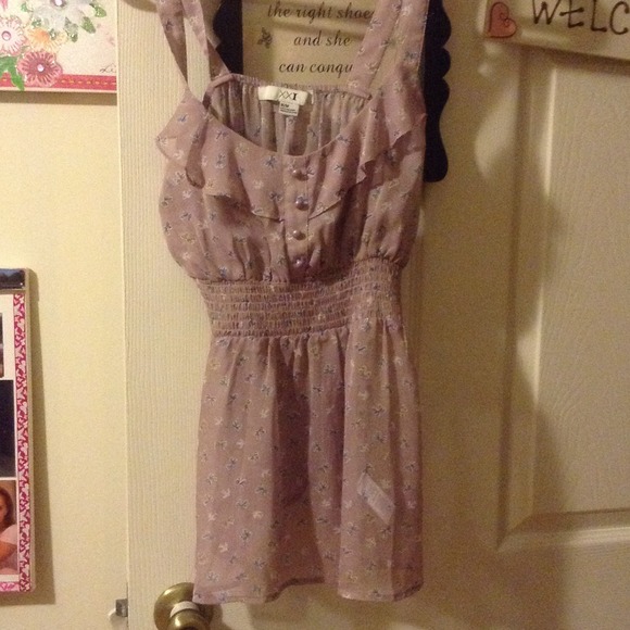 Brand new sheer flowy top - Picture 2 of 3