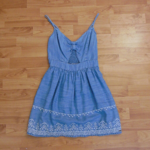 Hollister Dresses & Skirts - Chambray Bow Dress