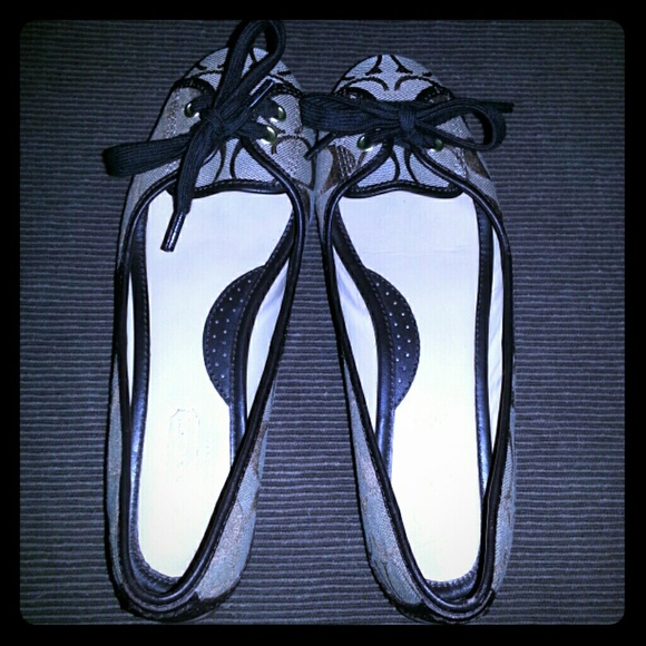 Coach stylish flats awesome condition!