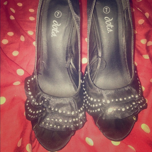 dots heels. - Picture 1 of 4