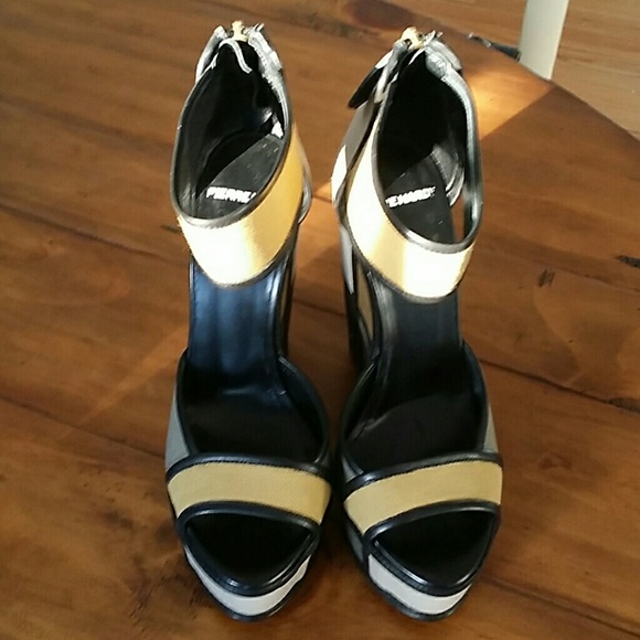 Tri-Color Wedges - Picture 2 of 4