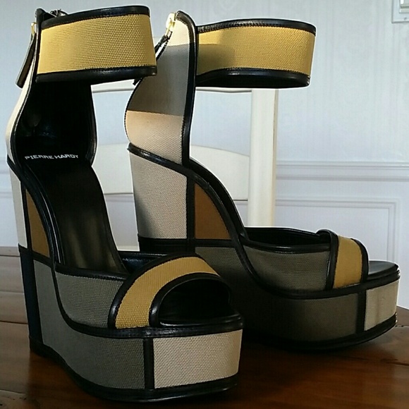 Tri-Color Wedges - Picture 4 of 4