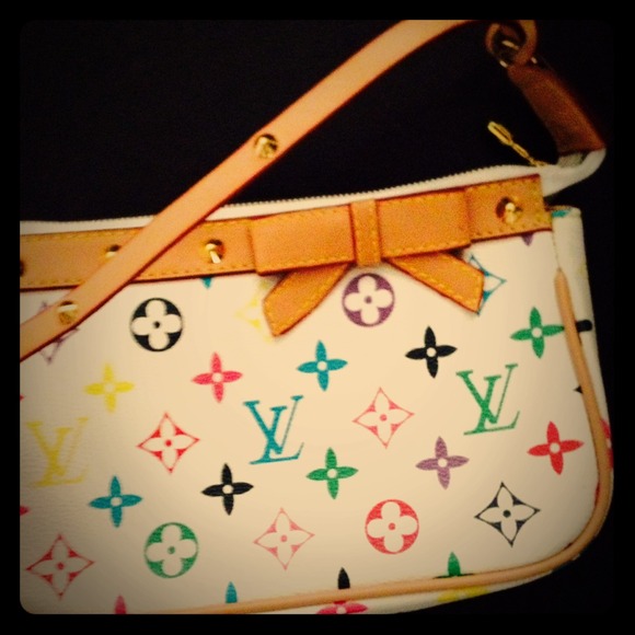 Designer inspired shoulder bag.