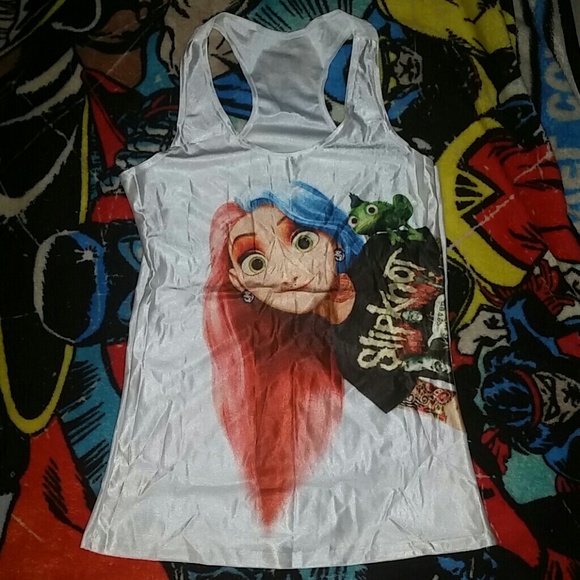 π SALEππ Tattooed Tangled tank top π - Picture 2 of 4