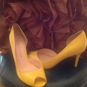 Brand New Yellow Pumps for Sexy Ladies