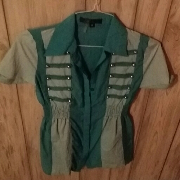 Button up short sleeve blouse - Picture 2 of 3