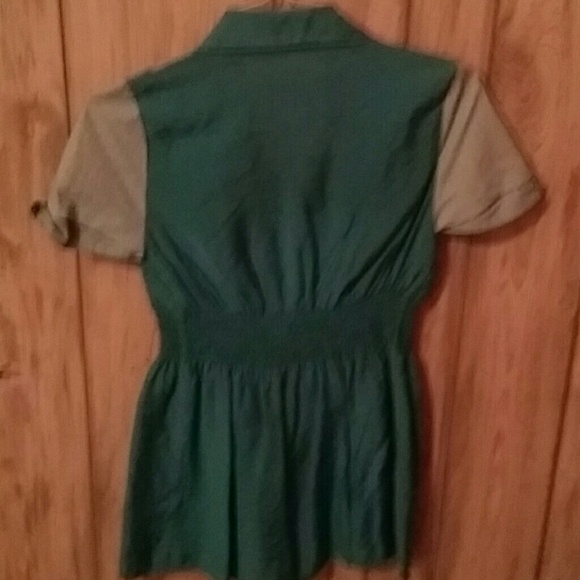Button up short sleeve blouse - Picture 3 of 3