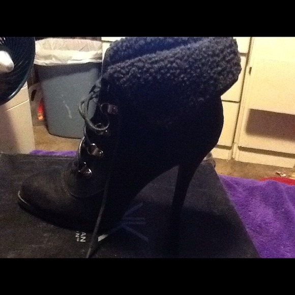 Black fold over fur lace up boot 💸PRICE REDUCED💸