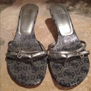 Guess kitten heels size 8.5 EUC silver