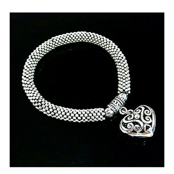 Heart charm bracelet
