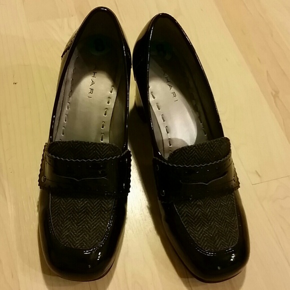 Reduced Tahari patent leather heels