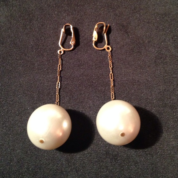 Classic pearl drop earrings - Picture 1 of 2