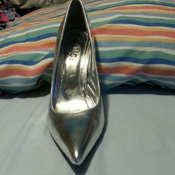Silver pumps
