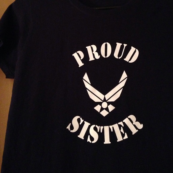 Gildan // Air Force "Proud Sister" navy blue tee