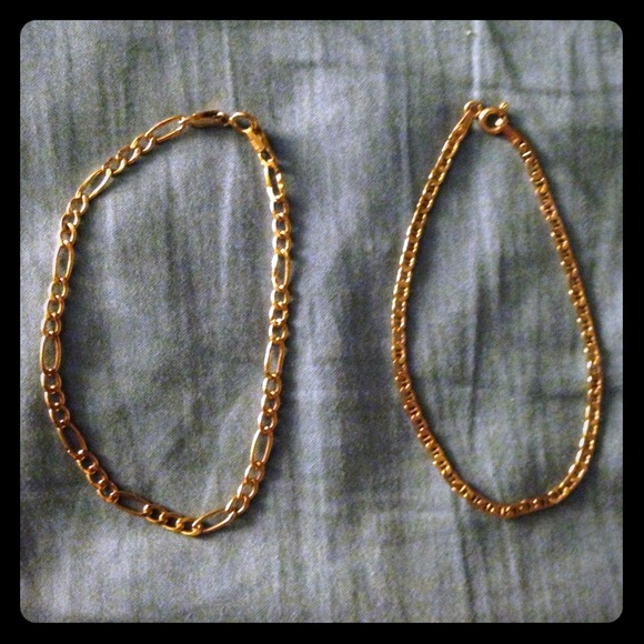 2 Different 10-karat gold bracelets