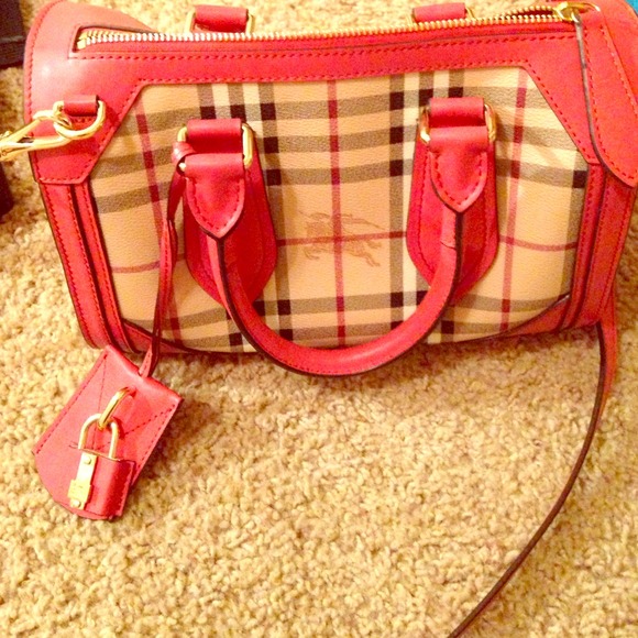 Burberry purse