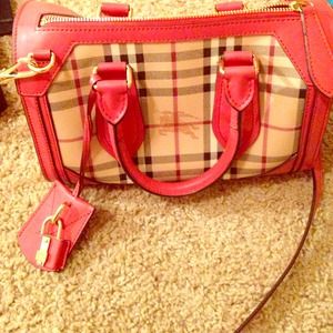 Burberry purse