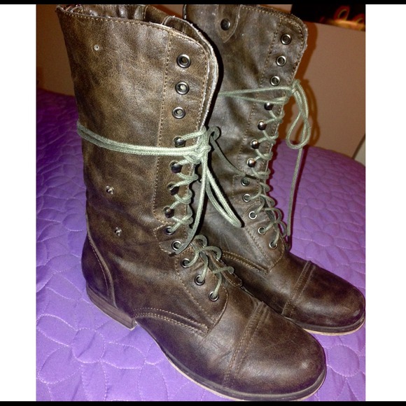 Brown Combat Boots 👢