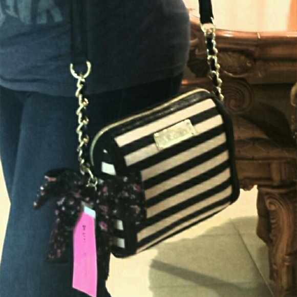 *******Sold*******Betsey Johnson - Picture 4 of 4