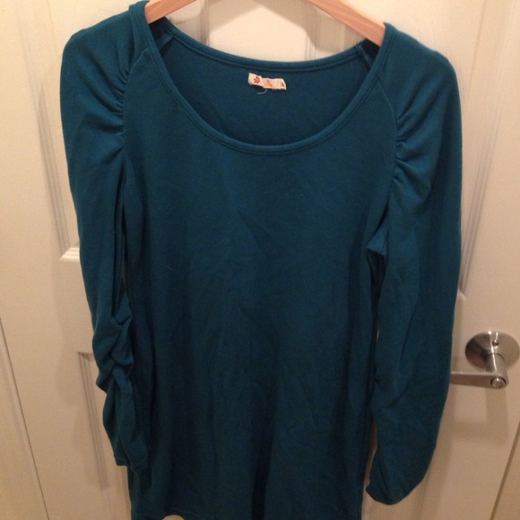 Long sleeve tunic from Tulle with ruching detail